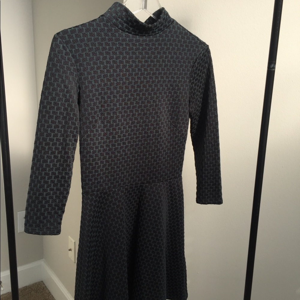 Quarter sleeve dress